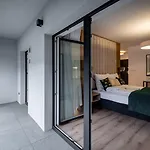 Apartmán Rentplanet - Atal Square *
