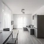 Rentplanet - Atal Square Apartmán *