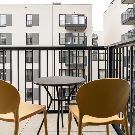 Rentplanet - Atal Square Apartamento