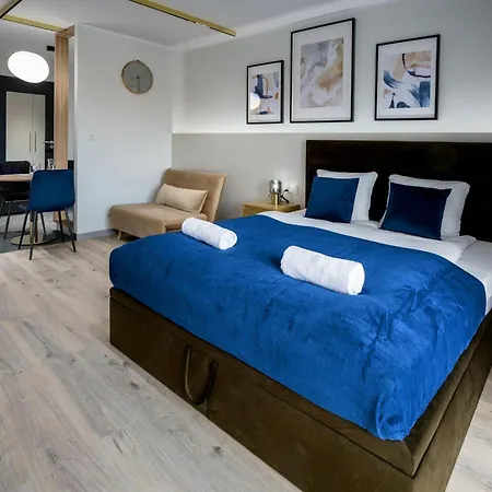 Rentplanet - Atal Square * فروتسواف