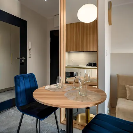 Rentplanet - Atal Square Apartamento *