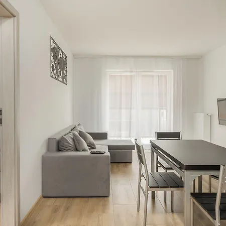 Rentplanet - Atal Square Apartamento