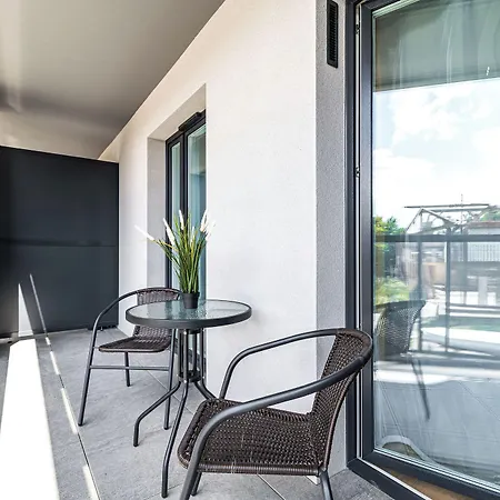 Rentplanet - Atal Square Appartamento Breslavia